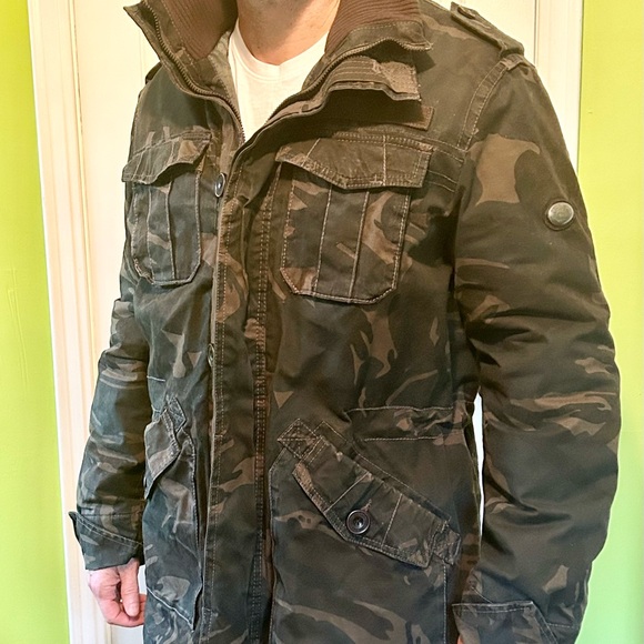 Stylish Heavy Duty Camo Jacket - Picture 1 of 7